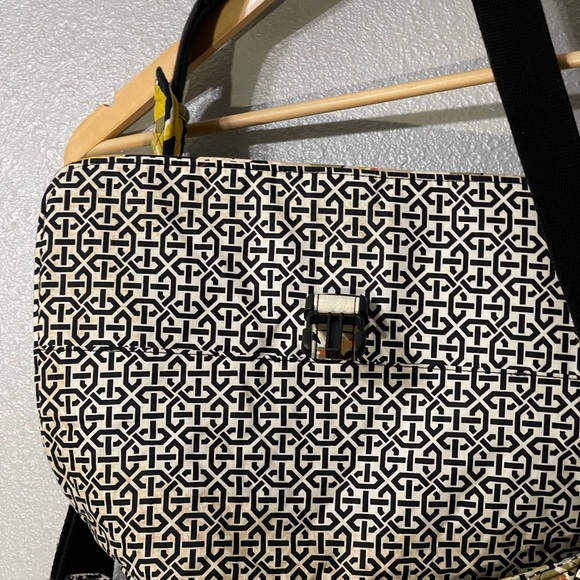 Vera Bradley Dogwood Pattern Messenger Bag Purse Tote Adjustable Strap - Picture 4 of 9